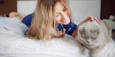 Cat allergy symptoms: signs of being allergic to cats